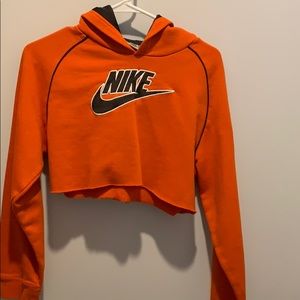 Cropped Nike Sweatshirt